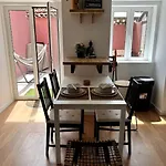 Luxury Artistic Digital Nomad Getaway W/ Terrace *