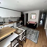 Luxury Artistic Digital Nomad Getaway W/ Terrace Lisboa