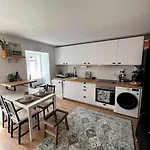 Luxury Artistic Digital Nomad Getaway W/ Terrace *