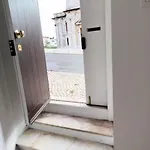 Luxury Artistic Digital Nomad Getaway W/ Terrace Apartman *