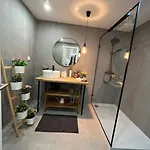 Luxury Artistic Digital Nomad Getaway W/ Terrace *