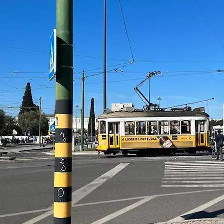 Luxury Artistic Digital Nomad Getaway W/ Terrace * Lisbona