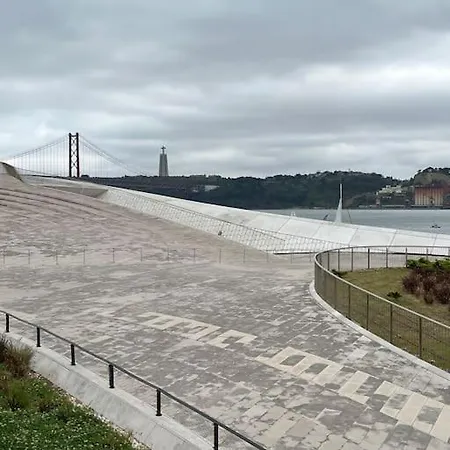 Luxury Artistic Digital Nomad Getaway W/ Terrace