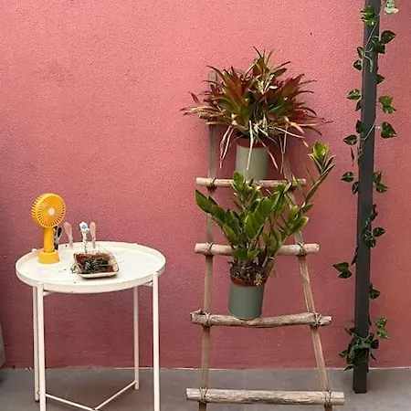 Luxury Artistic Digital Nomad Getaway W/ Terrace Lägenhet *