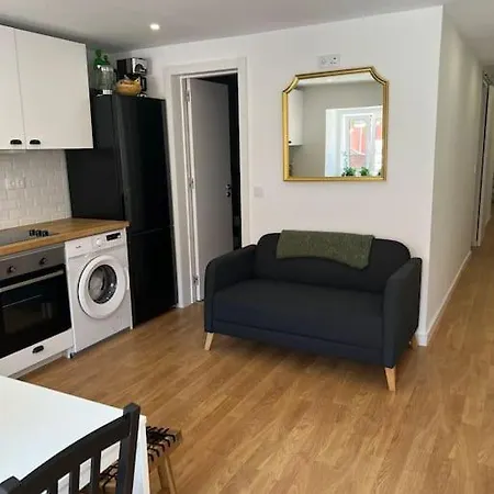 Luxury Artistic Digital Nomad Getaway W/ Terrace Lägenhet *