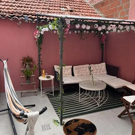 Luxury Artistic Digital Nomad Getaway W/ Terrace Lägenhet *