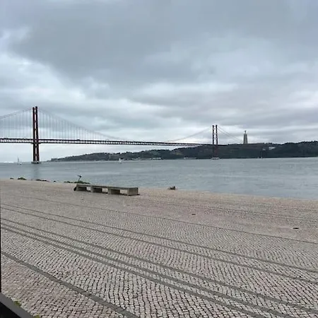 Luxury Artistic Digital Nomad Getaway W/ Terrace