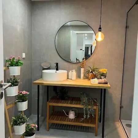 Luxury Artistic Digital Nomad Getaway W/ Terrace * Лиссабон